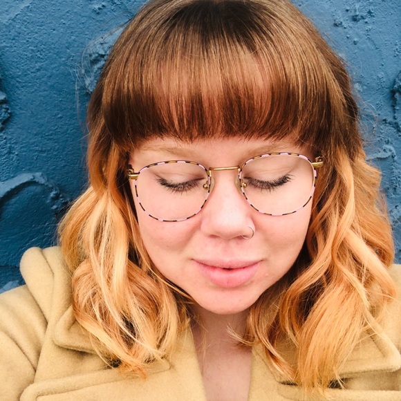 Meet your Posher, Hailey - Picture 2 of 2